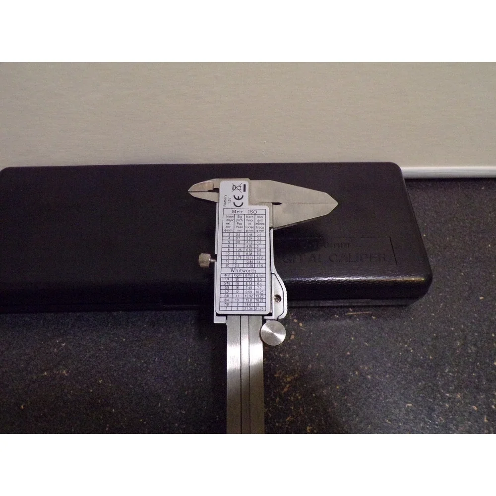 Electronic Digital Caliper 0-150mm With Case and Battery and instructions